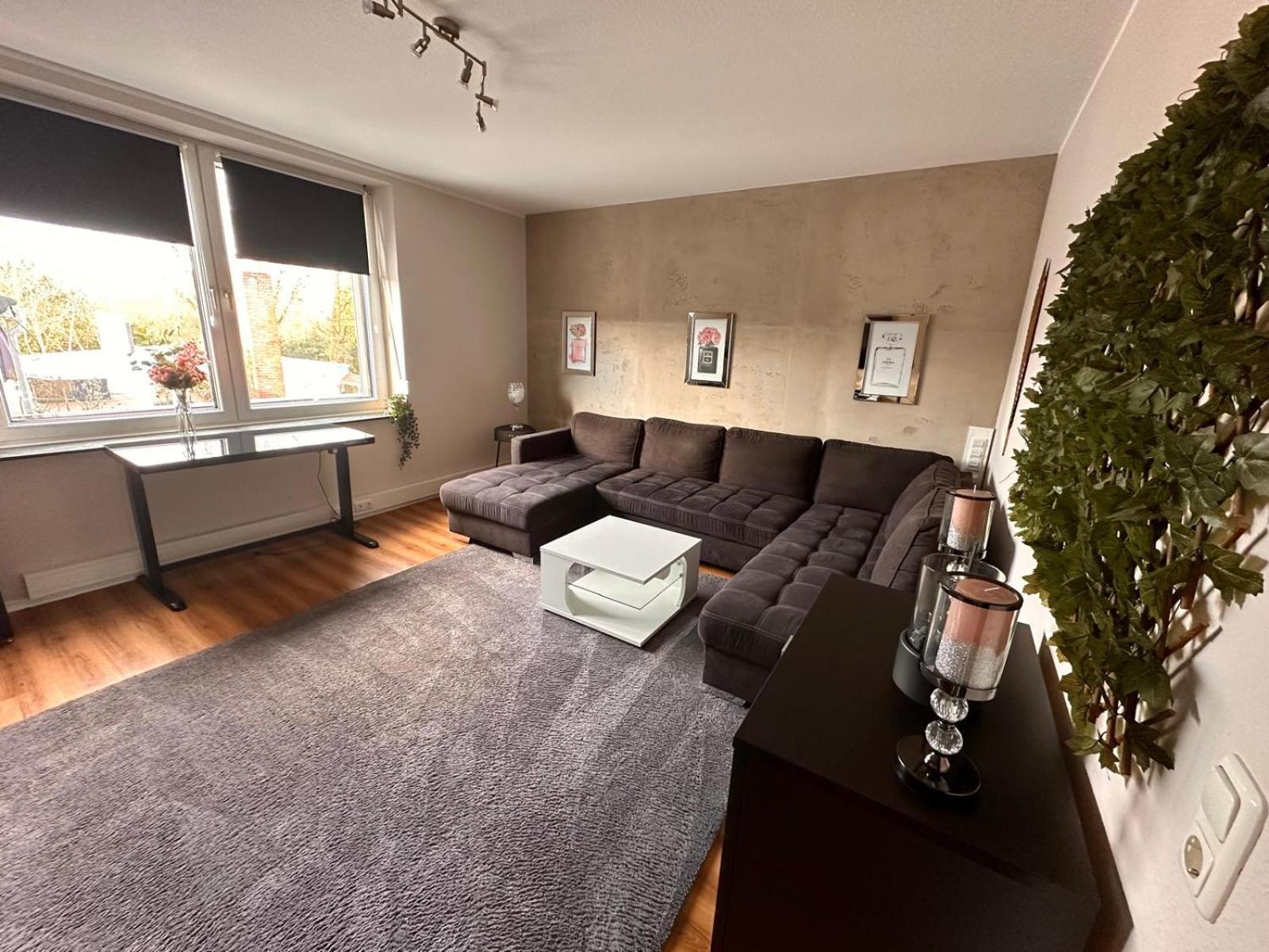 Haus Mit 2 Schoenen